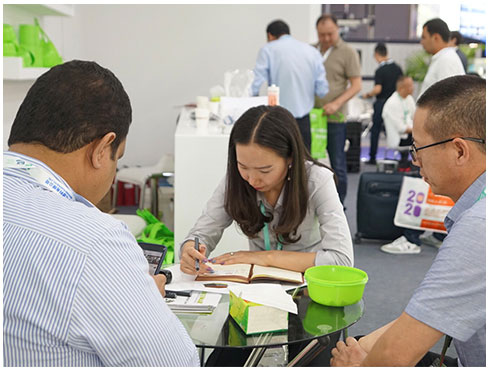 代理商签约实拍图