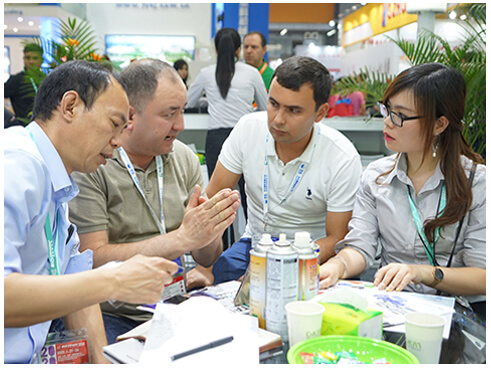 DKM代理展会洽谈实拍图