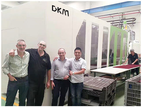 DKM中东代理商团队实拍图