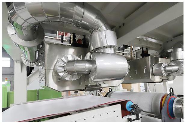 DKM熔喷出产线双模头实拍图